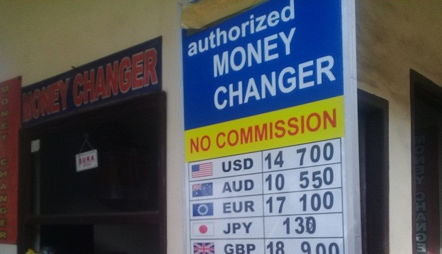 Mana Baik Tukar Duit Di Money Changer Atau Bank